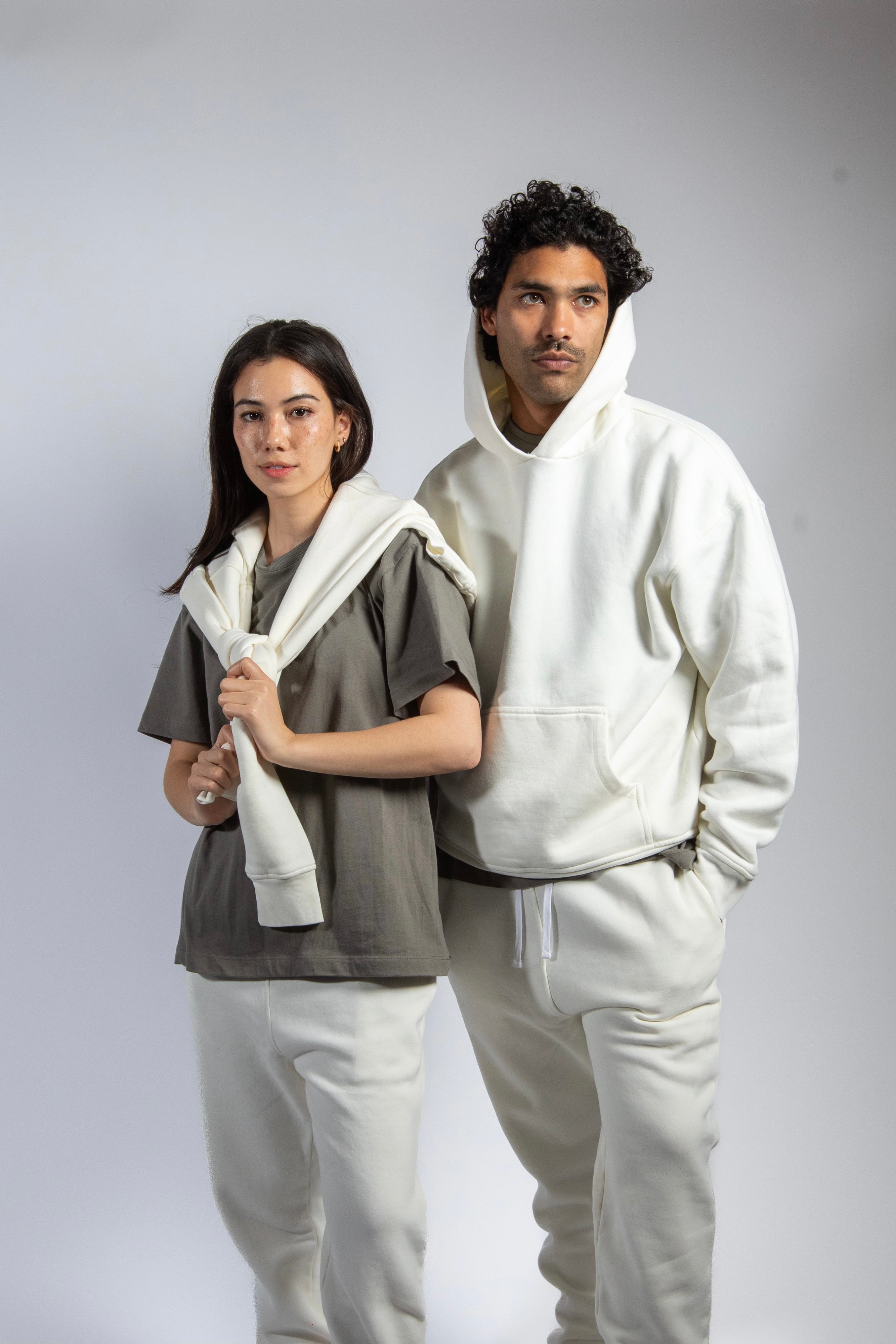 WHITE FLEECE HOODIE