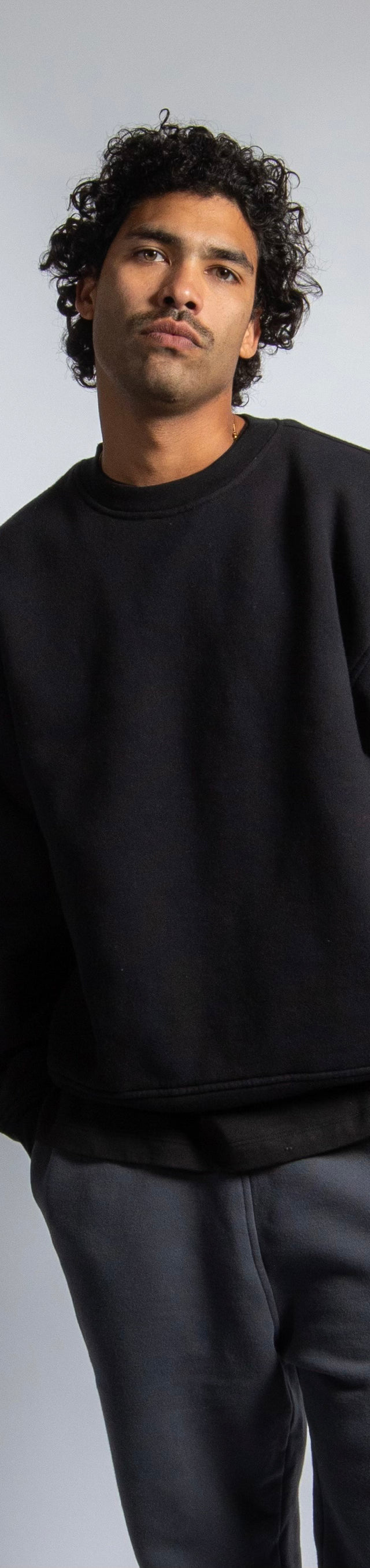 BLACK FLEECE CREWNECK